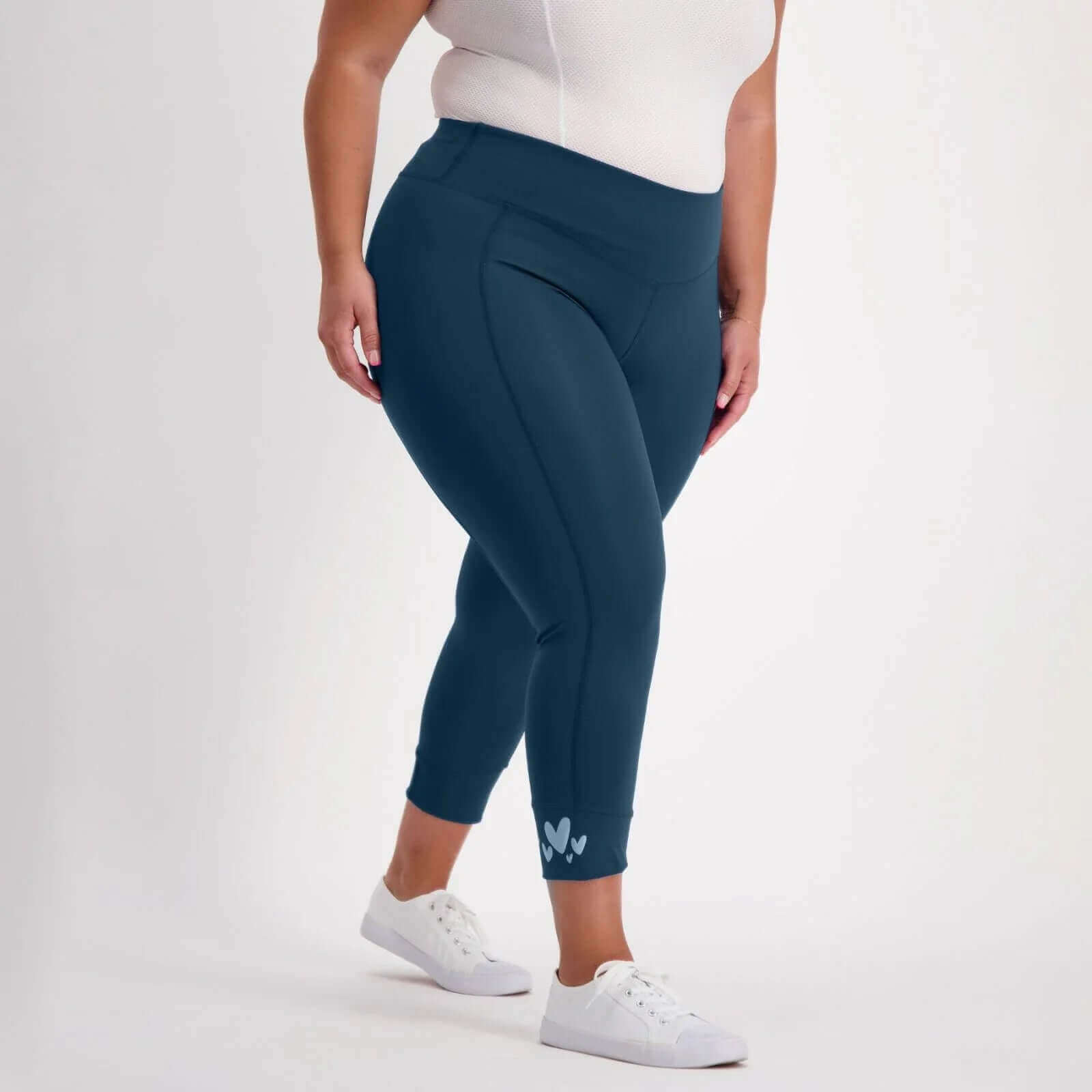 Birds on Bikes women's pocket capri bike pants forest -- side profile