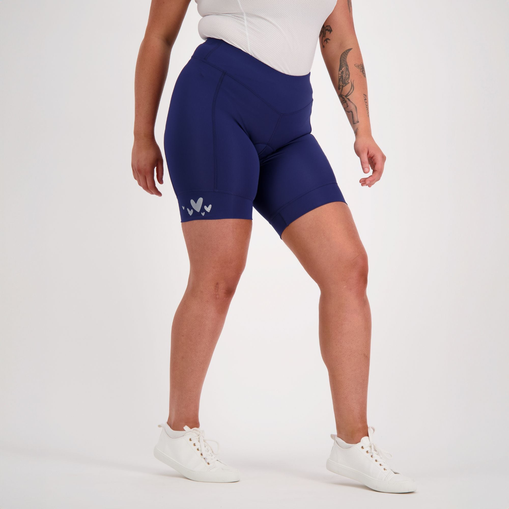 Female model wearing bay blue cruiser padded bike pants