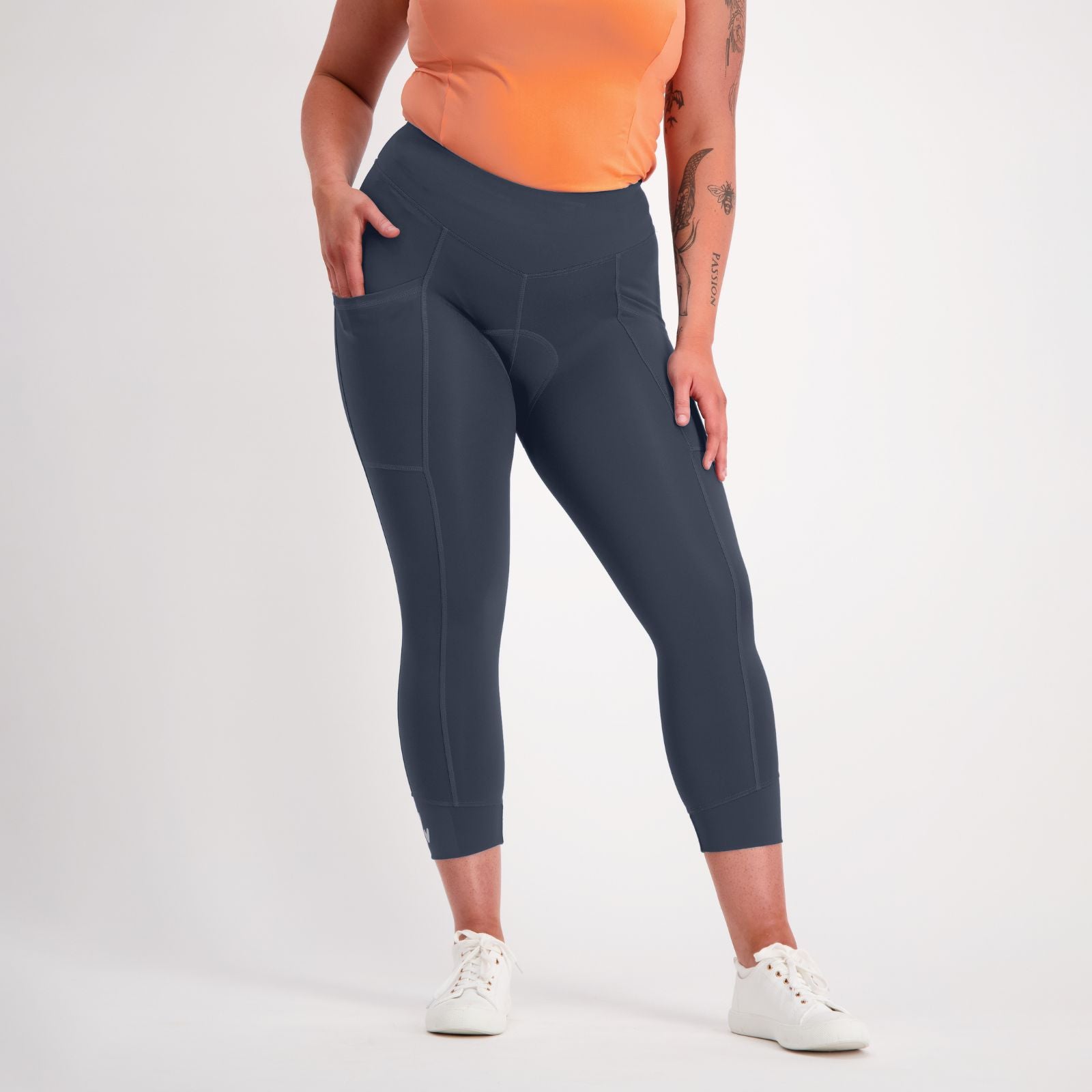 Essential Pocket Cycling Capri women’s mid-calf cycling pants with pockets