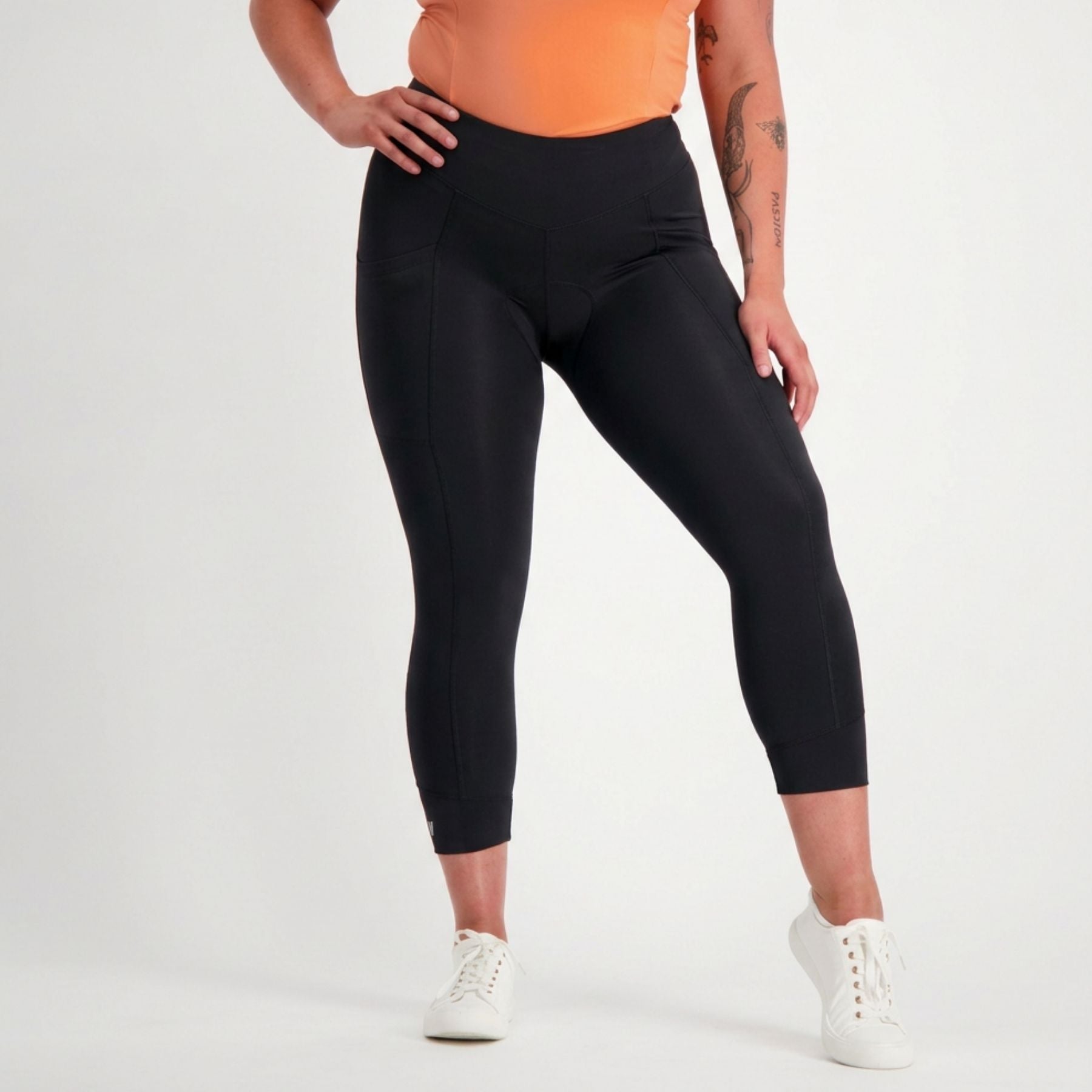Essential Pocket Capri Padded Bike Pants - Black